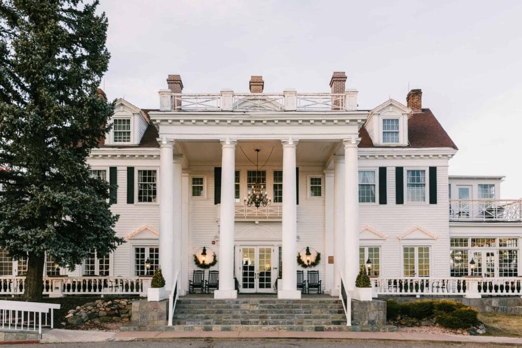 Photo of the outside of the Manor House in Colorado at dsuk